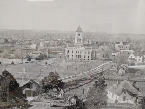 Downtown Maryville TN (founded 1794) & Blount County  Court House. Picture was taken from the hill of Maryville College. Courthouse was built in  1908 Maryville Tennessee, Maryville College, Blount County, Knoxville Tennessee, East Tennessee, Local History, Lake Life, Old Pictures, Tennessee