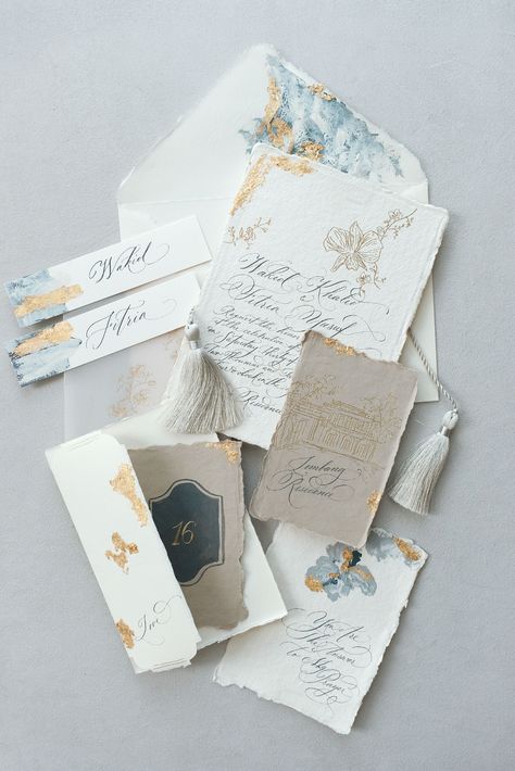 Paper files No. 5 | Beautiful wedding stationery you should consider for your big day | Stationery | Gallery | Item 7 Invitation Calligraphy, Stationery Inspiration, Beautiful Stationery, Theme Color, Fun Wedding Invitations, Wedding Organization, Wedding Calligraphy, Wedding Keepsakes, Floral Invitation