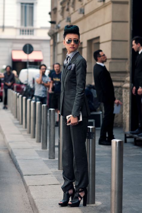 Esther Quek, Style Androgyne, Tomboy Chic, Power Dressing, Androgynous Fashion, Suit Up, Star Citizen, Cat Walk, Tomboy Fashion