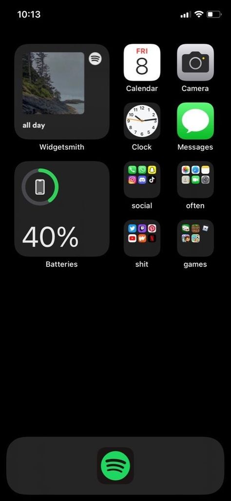 Homescreen Layout Minimalist, Basic Homescreen Layout, Phone Set Up Homescreen, Homescreen Layout Iphone Simple, Organisation Iphone Apps, Iphone Organization Screens, Ios 16 Layout, Ios Organization, Layout Homescreen