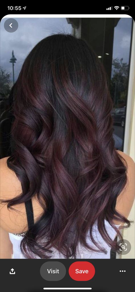 Hair Color Burgundy Highlights, Pelo Color Borgoña, Red Highlights In Brown Hair, Pelo Color Vino, Red Balayage Hair, Wine Hair Color, Burgundy Highlights, Wine Hair, Hair Color Burgundy