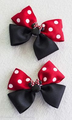 Minnie Mouse Hair Bows, Disney Hair Bows, Girls Hair Bows Diy, Disney Bows, White Hair Bows, Disney Hair, Hair Bow Tutorial, Bows Diy Ribbon, Minnie Mouse Bow