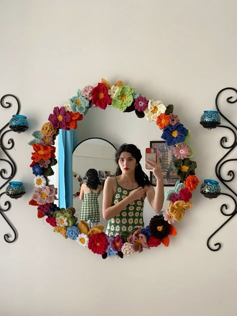 Crochet Mirror, فن النسيج, Simpul Makrame, Pola Macrame, Crochet Decor, Crochet Business, Crochet Decoration, Crochet Home Decor, Crochet Inspo