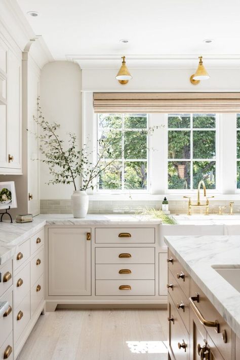 Thinking about painting your kitchen cabinets? How about going for an off white color? Here are 10 of the best off white paint colors that would be perfect for your kitchen cabinets: https://inspirationformoms.com/off-white-paint-colors-for-kitchen-cabinets/ #cabinetpaintcolors #offwhitepaintcolors #bestcabinetcolors Best Off White Kitchen Cabinet Paint, Kitchen Cabinet Off White, Ballet White Benjamin Moore Cabinets, Best Warm White Paint Color For Kitchen Cabinets, Best Off White Paint Color For Cabinets, White Paint For Cabinets, Best Off White Paint Colors, Simply White Cabinets, Kitchen Cabinet White