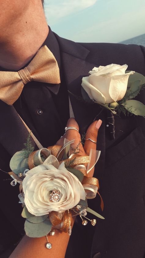 Country Corsage Prom, Corsage That Goes With Black Dress, Prom Flowers Bouquet Champagne Dress, Brown Corsage And Boutonniere, Corsage Prom Black And Gold, Trending Corsages 2023, Corsage Prom Champagne, Corsage For Gold Dress Prom, Corsage To Go With Black Dress