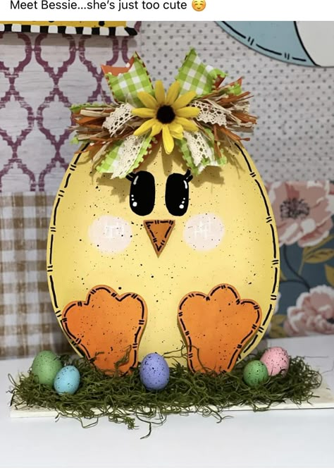 Vintage Easter Crafts Diy, Easter Chick Craft, Easter Crafts Dollar Store, Spring Wood Crafts, Easter Craft Projects, St Patricks Crafts, Easter Paintings, Easter Wood Crafts, Easter Craft Decorations