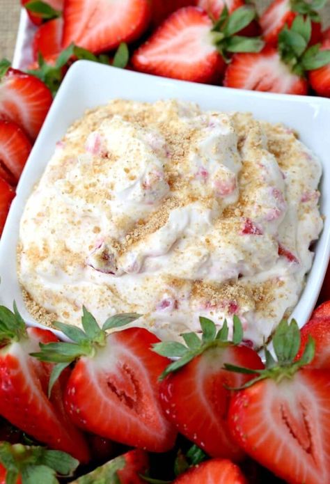 No bake strawberry shortcake dip with strawberries for dipping Strawberry Shortcake Dip, Best Strawberry Shortcake, Dessert Dip Recipes, Dessert Dip, Dip Easy, It Cover, American Foods, Baked Strawberries, Cocktail Ideas