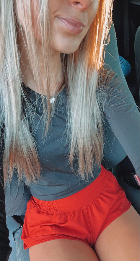 Aesthetic Clothes Lulu, Lulu Athleisure Outfits, Red Lululemon Outfit, Lulu Legging Outfits, Lulu Lemon Outfits Summer, Lululemon Summer Outfit Ideas, Orange Lululemon Shorts Outfit, Red Lululemon Shorts Outfit, Red Shorts Outfit Aesthetic