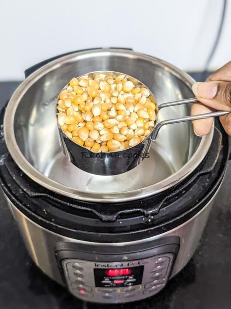 Instant Pot Kettle Corn Recipe, Instant Pot Popcorn, Kettle Corn Recipe, Popcorn At Home, Veg Pulao, Homemade Popcorn, Corn Recipe, Ukrainian Recipes, Kettle Corn