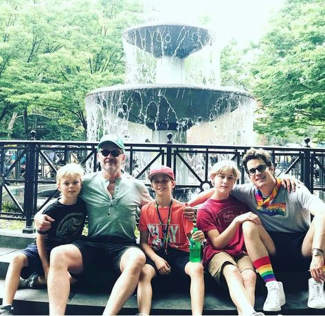 Pride celebration New York June 2018 Matt Bomer With Kids, Matt Bomer Kids, Matt Bomer Family, Matt Bomer Husband, Simon Halls, Quotes On Twitter, Fellow Travelers, Happy Pride, Matt Bomer