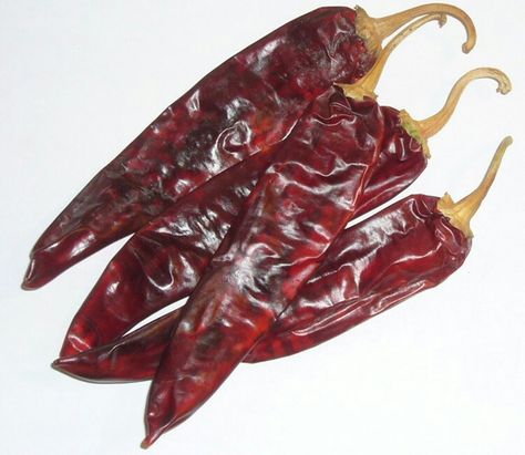 Chile guaque Chiles Gueritos With Shrimp, Different Types Of Chiles, Guajillo Chile, Chile Ristra, Mexican Chilli, Red Moles, Hatch Chiles, Cabbage Seeds, Chile Guajillo