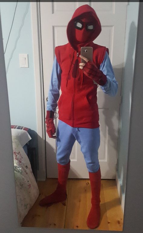 Marvel Cosplay Men, Gaming Halloween Costumes, Male Cosplayers, Marvel Mask, Spiderman Costumes, Spider Aesthetic, Costume Spiderman, Spiderman Halloween, Spider Man Cosplay