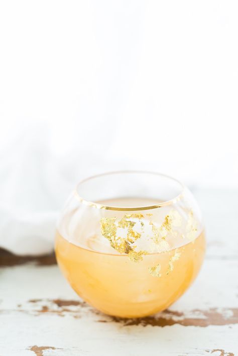 Ginger Lemon And Honey, Irish Cream Drinks, St Patricks Day Drinks, Lemon And Honey, Gold Drinks, Cream Drinks, Ginger Honey, Edible Gold Leaf, Vodka Brands