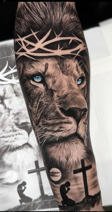 Cross and lion with thorn crown tattoo Christian Tattoos Men, Christus Tattoo, Chris Tattoo, Tricep Tattoos, Lion Forearm Tattoos, Biblical Tattoos, Christ Tattoo, Lion Tattoo Sleeves, Mens Lion Tattoo