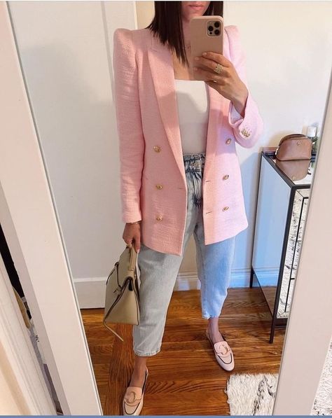 Zara Pink Tweed Blazer Outfit, Light Pink Blazer Outfit Classy, Light Pink Jacket Outfit, Blazer Rosa Outfit, Pink Tweed Blazer Outfit, Zara Blazer Outfit, Light Pink Blazer Outfit, Tweed Blazer Outfit, Pink Blazer Outfit