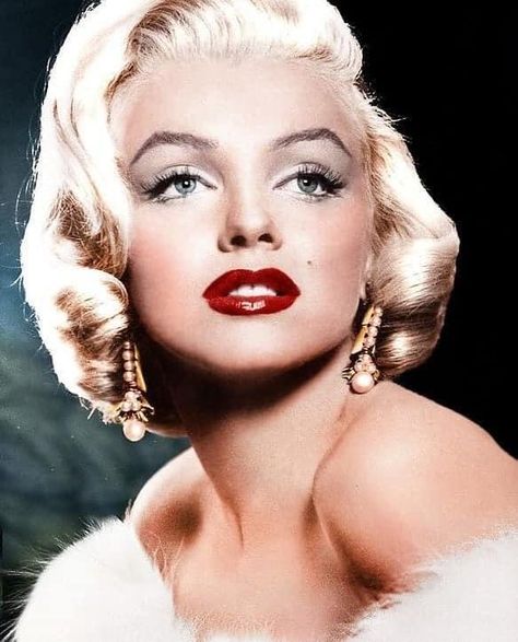 1950’s Makeup, Marilyn Monroe Makeup, 1950s Makeup, 50s Makeup, Marilyn Monroe Portrait, 1950s Hairstyles, Marilyn Monroe Photos, Norma Jean, Vintage Makeup