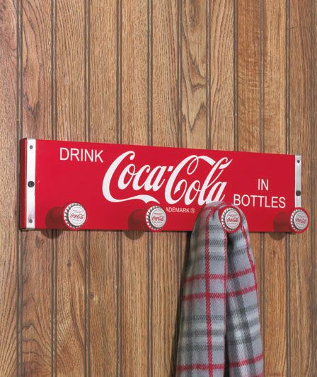 Coke Crate Ideas, Cocoa Cola, Coca Cola Kitchen, Coca Cola Decor, Always Coca Cola, World Of Coca Cola, Coca Cola Bottles, Radio Vintage, Coke Cola