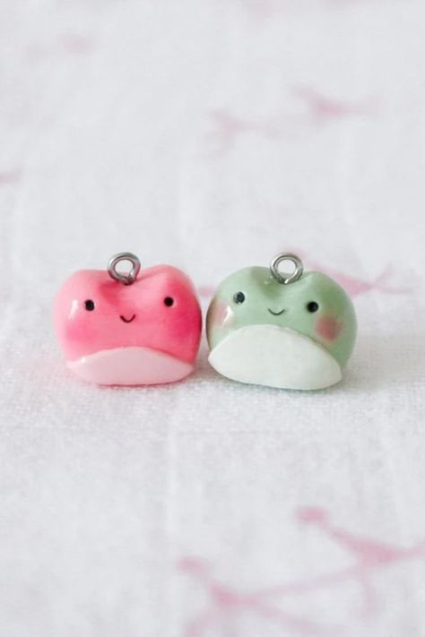 Polymer Clay Phone Charms, Clay Phone Charm, Air Dry Clay Charms, Animal Polymer Clay, Kawaii Clay, Ceramic Christmas Decorations, Clay Keychain, Clay Clay, Clay Stuff