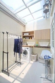 Laundry design ideas with drying room that you must try 03 Outdoor Laundry Rooms, Bedroom Decorating Tips, Drying Room, Apartment Decorating On A Budget, Laundry Design, Modern Laundry Rooms, Small House Decorating, Casa Country, Laundry Room Inspiration