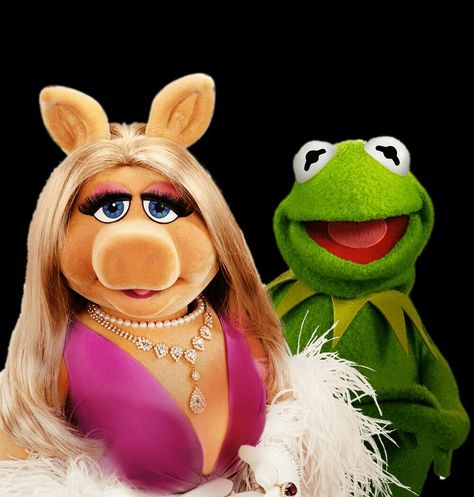 MISS PIGGY AND KERMIT THE FROG Miss Piggy Costume, Piggy Muppets, Weird Beauty, Kermit And Miss Piggy, Muppets Most Wanted, 80s Photos, The Muppet Show, Miss Piggy, Kermit The Frog