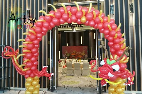 Balloon Dragon arch – Singapore Balloon Decoration Services – Balloon Workshop and Balloon Sculpting Lunar New Year Balloons, Balloon Dragon, Dragon Balloon, Chinese Monkey, Chinese Party, Asian Party, Chinese Theme, Chinese New Year Dragon, Ninja Party