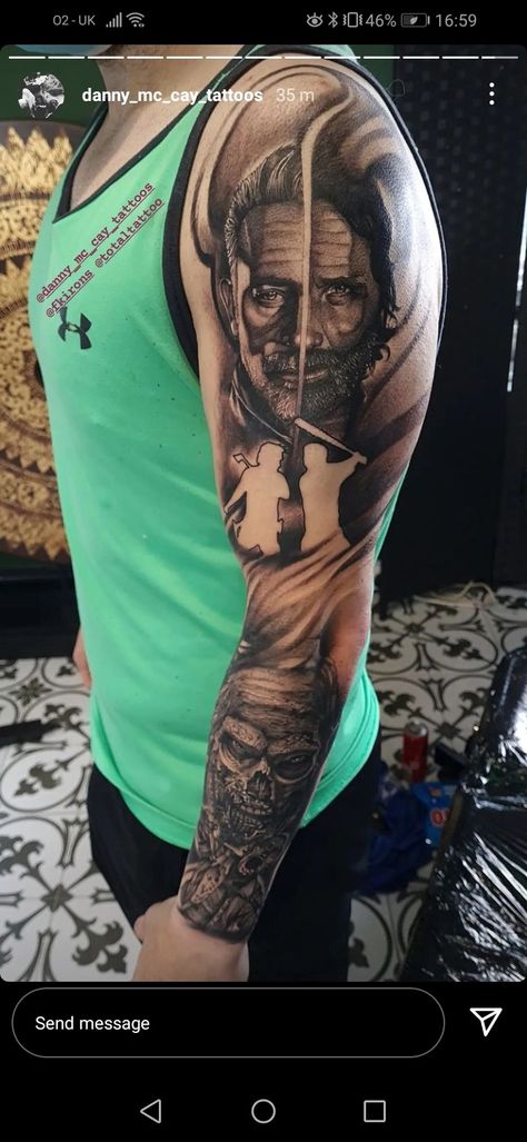 Zombie Sleeve Tattoo, Tattoo The Walking Dead, Twd Tattoo Ideas, Zombie Tattoo Ideas, Twd Tattoo, Walking Dead Tattoo, Walking Dead Zombie, Dead Tattoo, Horror Tattoos