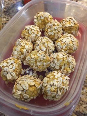 Pumpkin Seed Dog Treats, Pumpkin Oat Balls For Dogs, Dog Protein Balls, Peanut Butter Balls For Dogs, Pumpkin Banana Dog Treats, Dog Treats Homemade Peanut Butter, Dog Treats Homemade Pumpkin, Pumpkin Dog Biscuits, Healthy Dog Biscuits