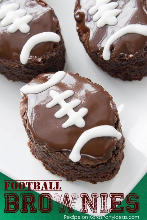 Football brownies recipe via Kara's Party Ideas! Great for your big football game party! Kara Allen | KarasPartyIdeas.com Super Bowl Themed Food, Gameday Desserts, Game Day Desserts, Football Brownies, Jar Desserts, Football Party Foods, Resep Brownies, Bowl Party Food, Party Food Dessert