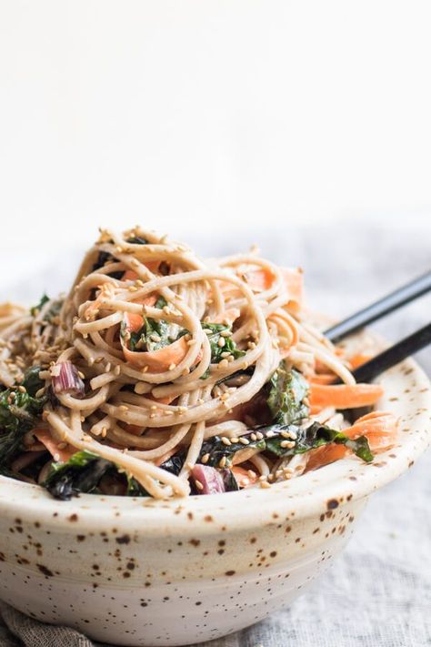 Cold Soba Noodles with Swiss Chard and Carrots in an Orange Tahini Sauce. Vegan, Quick and Easy. |abraskitchen.com Cold Soba Noodles, Veggie Bowls, Cold Soba, Soba Noodles, Tahini Sauce, Noodle Salad, Vegan Eating, Vegan Dinners, Tahini