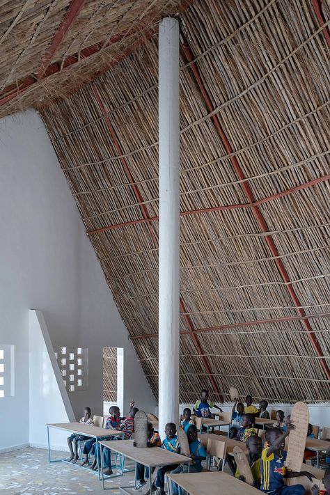 African School Architecture, Future School Design, Foreign Architecture, Senegal Architecture, Toshiko Mori, African School, Kaira Looro, Africa Architecture, Earth School