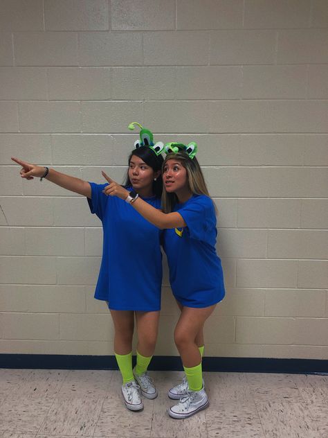 spirit week disney day! Spirt Week Dynamic Duo, Disney Spirt Week, Cute Twin Ideas For Spirit Week, Disney Characters Spirit Week, Disney Day Hoco Week, Disney Spirit Day Outfits, Disney School Spirit Week, Movie Character Hoco Week, Teacher Twin Day Outfits Costume Ideas