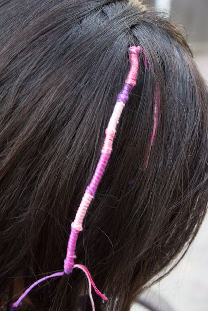 how to do easy DIY hair wraps with kids (such a fun playdate or party idea) Diy Hair Wraps With String, Friendship Bracelet Hair Wrap, Diy Hair Wrap, How To Do A Hair Wrap, Hair Wrap Ideas, Thread Hair Wraps, Tie Dye Shoes, Halloween Hair, Hair Strand