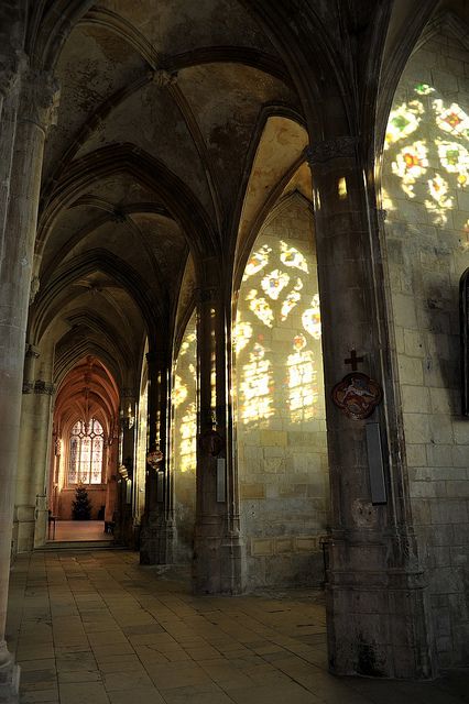 Eglise St-Gervais de Falaise - Calvados Chateau Medieval, Castles Interior, Hogwarts Aesthetic, Gothic Architecture, Medieval Castle, Medieval Fantasy, Wizarding World, Abandoned Places, Middle Ages