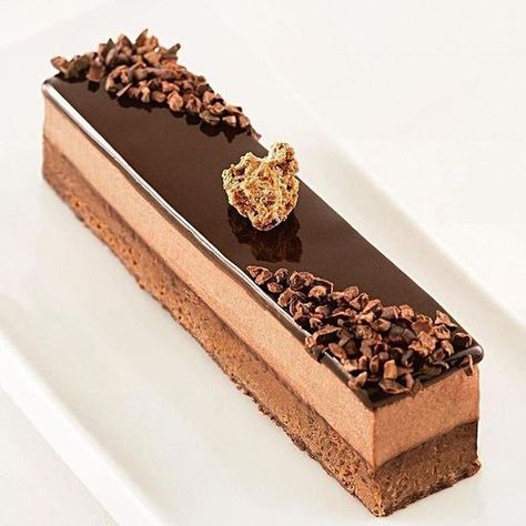 ♔ Pâtisseries Délicieuses Opera Cake, Chocolate Deserts, Dessert Mini, Making Sweets, French Dessert, Coffee Chocolate, Small Desserts, Beautiful Desserts, Pastry Desserts