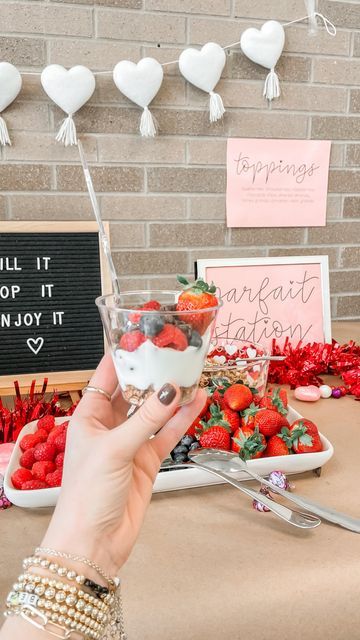 Teacher Appreciation Chili Bar, Staff Appreciation Drink Ideas, Diy Yogurt Parfait Bar, Teacher Breakfast Bar, Teacher Appreciation Yogurt Bar, Yogurt Parfait Bar Teacher Appreciation, Teacher Lounge Snacks, Teacher Appreciation Station, Teacher Appreciation Bars