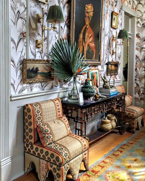 Jared Hughes (@jaredhughesdesign) • Instagram photos and videos Chinoiserie Entryway, Chinoiserie Decor, Maximalist Interior, Southern Design, Vintage Industrial Furniture, Chinoiserie Chic, Gallery Walls, Eclectic Interior, Colonial Style