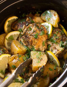 Lemon Chicken And Potatoes, Chicken Thighs And Potatoes, Slow Cooker Lemon Chicken, Greek Chicken And Potatoes, Lemon Chicken Thighs, Chicken Breast Crockpot Recipes, Crockpot Chicken Breast, Greek Potatoes, Chicken And Potatoes