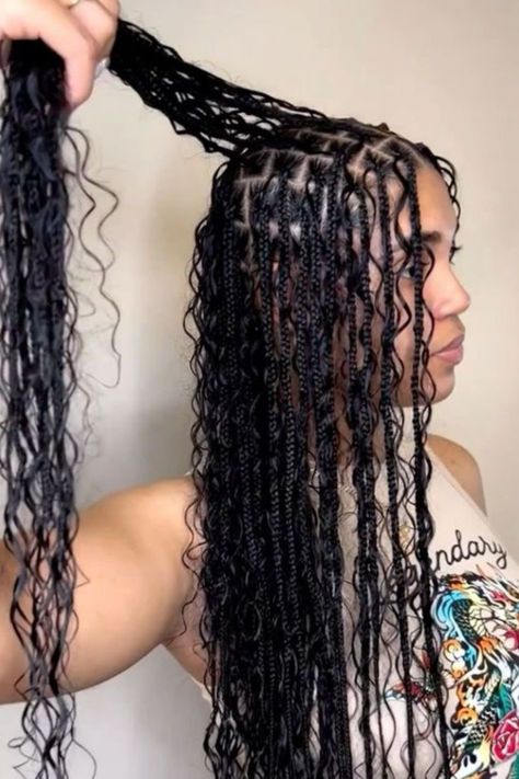 8 knotless goddess and boho braids you can serve elegantly. The best part? These braided hairstyles are protective, versatile and simply gorgeous. Goddess Braids Vs Boho Braids, Mid Back Boho Knotless Braids, Medium Bohemian Braids, Medium Knotless Goddess Braids, Medium Goddess Knotless Braids, Medium Knotless Boho Braids, Goddess Braids Medium, Medium Goddess Braids, Goddess Boho Braids