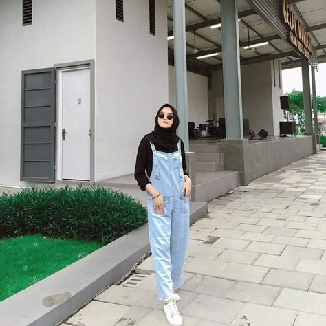 Ootd Jumpsuit Hijab Jeans, Ootd Jumpsuit Hijab, Ootd Overall, Jeans Outfit Hijab, Jumpsuit Hijab, Ootd Jumpsuit, Jumpsuit Jeans, Hijab Jeans, Read Caption