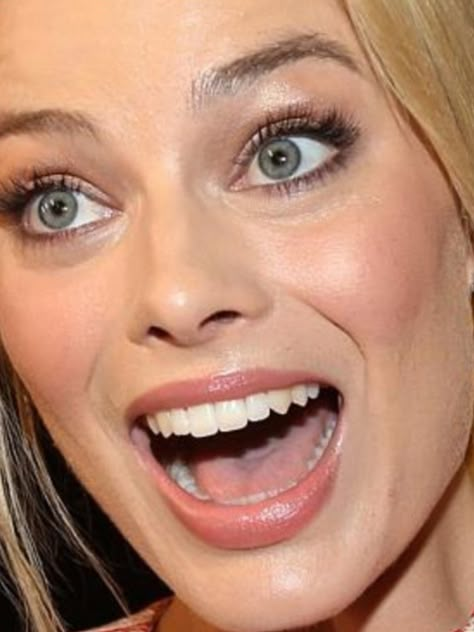 Margot Robbie ❤ Margot Robbie Makeup, Celebrity Teeth, Margot Robbie Photos, Margot Robbie Style, Margot Robbie Harley Quinn, Margot Robbie Harley, Shocked Face, Dakota Johnson Style, Beautiful Teeth