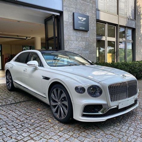 Bentley Flying Spur, Shopify Business, Luxury Cars Rolls Royce, New Luxury Cars, Bentley Mulsanne, Model Top, Top Luxury Cars, High End Cars, Bentley Car