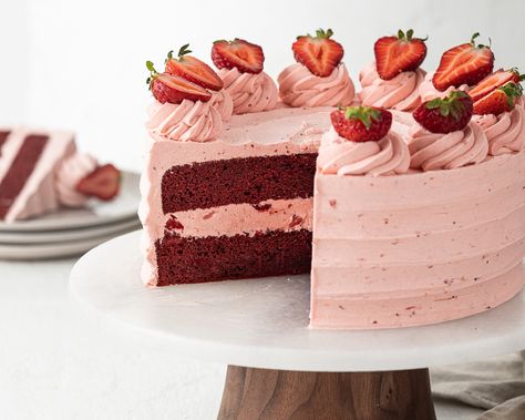 Strawberry Red Velvet Cake Strawberry Cake Filling, 8 Inch Cake, Cake Mug, Red Cake, Strawberry Filling, Buttercream Recipe, Layer Cakes, Strawberry Cakes, Round Cake Pans