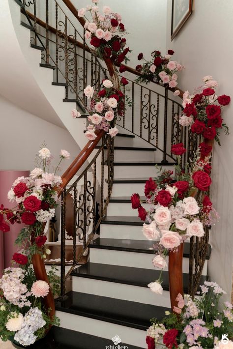 Mokara Orchids, Pink And Burgundy Wedding, Wedding Staircase, Indoor Wedding Decorations, Chinese Wedding Decor, Simple Stage Decorations, Depth Effect, Wedding Background Decoration, Wedding Entrance Decor