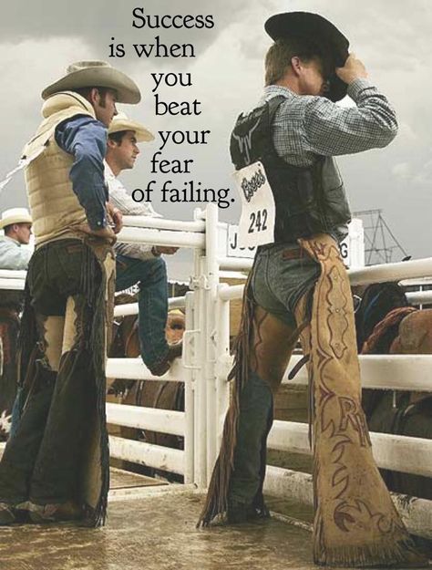 Looking over the competition! Now they wait until they climb the pen, to see which Devil they drew! Cowboys And Angels, Mens Western Wear, Rodeo Cowboys, Cowboy Pictures, Cowgirl Outfit, Wilde Westen, Into The West, Rodeo Life, Rodeo Outfits