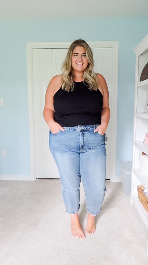 The 10 Best Plus Size Jeans You Need This Fall - www.carlakiley.com How To Wear Boyfriend Jeans Plus Size, Plus Size Denim Overalls Outfit, Plus Sized Jeans, Plus Size Mom Style, Plus Size Mom Fashion, Plus Size High Waisted Jeans Outfit, Plus Size Jeans Outfit Casual, Plus Size Mom Jeans Outfit, Plus Size Boyfriend Jeans Outfit