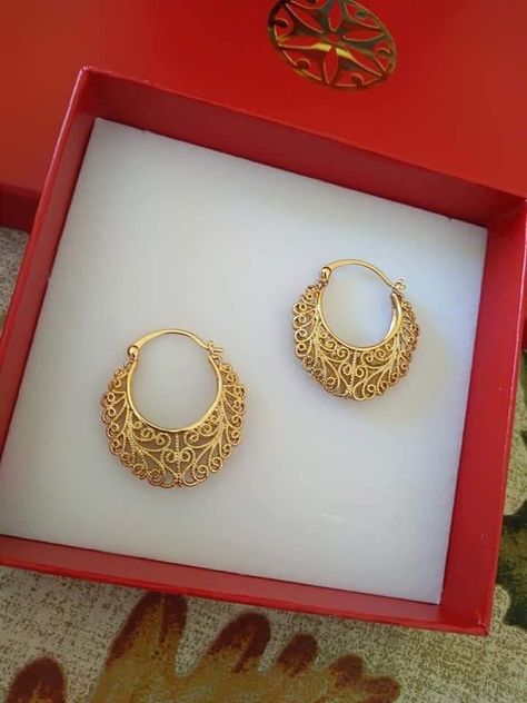 Girls Weakness, Unique Gold Jewelry Designs, Wedding Jewelry Sets Bridal Jewellery, Gold Jewels Design, Gold Bangles For Women, Gold Earrings Models, Indian Bridal Jewelry Sets, Bridal Jewellery Design, Fancy Jewellery Designs