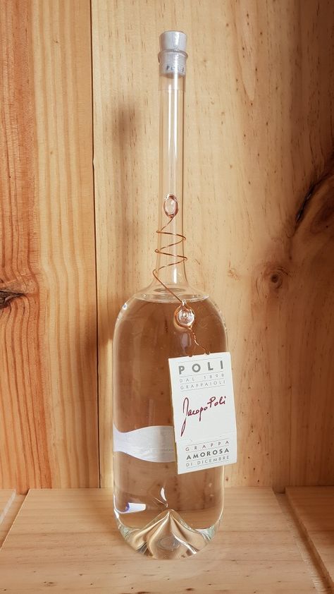 What is Grappa? Grappa is a grape-based distilled spirit from Italy. It is a Pomace Brandy made from the leftovers from wine-making. Copper Pot Still, Grape Uses, Best Gin, Orange Wine, Pot Still, The Leftovers, Wine Desserts, Pisco, Mead