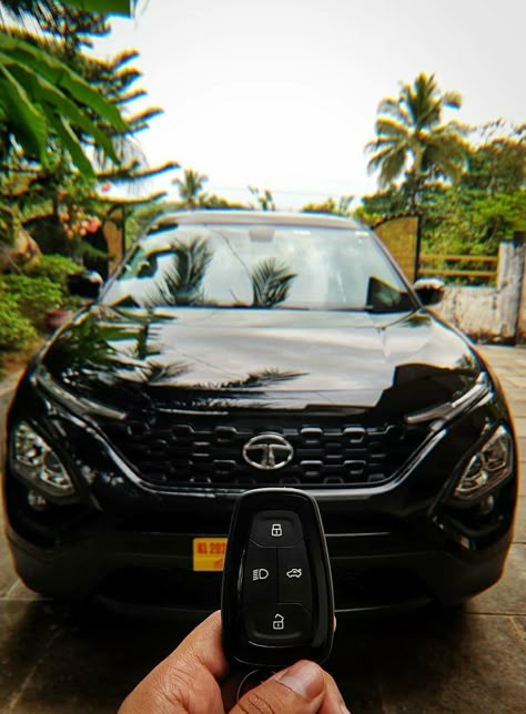 Tata Harrier Modified, Tata Car Snap, Tata Harrier Black, Tata Harrier Black Wallpaper, Harrier Car, Boys Attitude Pics Hd, Tata Cars, Best Suv Cars, Indian Cars