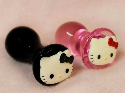 Hello Kitty Piercing Ear, Stretched Ears Heart, Goth Gauges, Cute Gauges, Cute Septum Rings, Royal High Outfits Ideas Cheap, Tapers And Plugs, Piercing Inspo, Cool Piercings