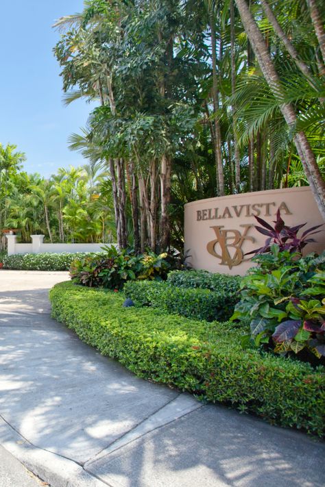 Live in luxury at the Bella Vista Condominiums located within the Los Sueños Resort community. Mountain View Resort, Surf Chateau Buena Vista, Disney Fort Wilderness Resort, Stella Island Luxury Resort & Spa, Best Homes, Bella Vista, Luxury Property, Property For Sale, Real Estate